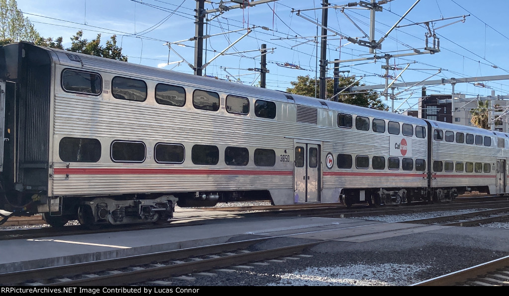 Caltrain 3850